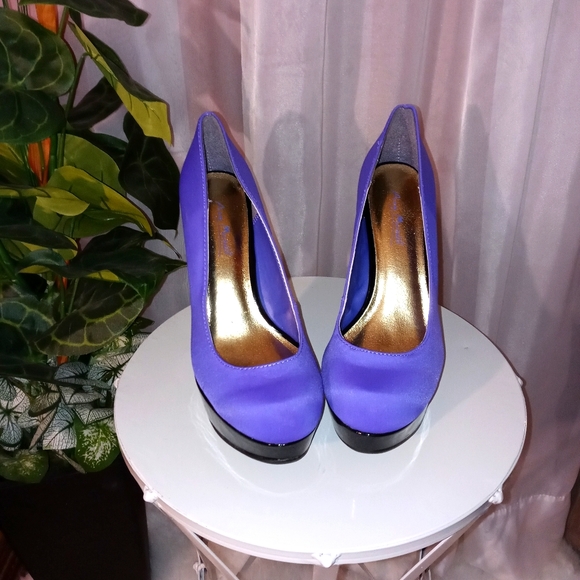 Women's High-heeled Shoes - Picture 1 of 3